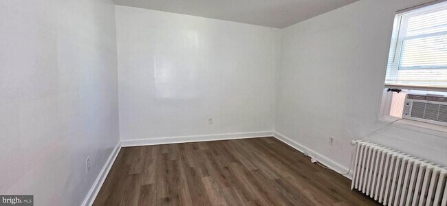 Building Photo - 3207 11th Pl SE