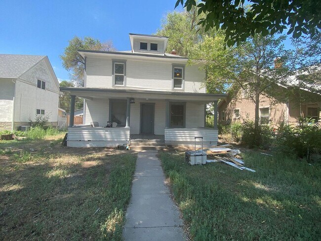 Primary Photo - 419 Ensign St