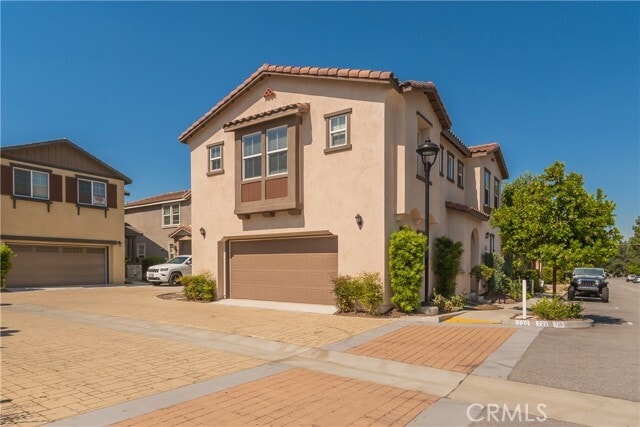 Building Photo - 726 Huron Dr