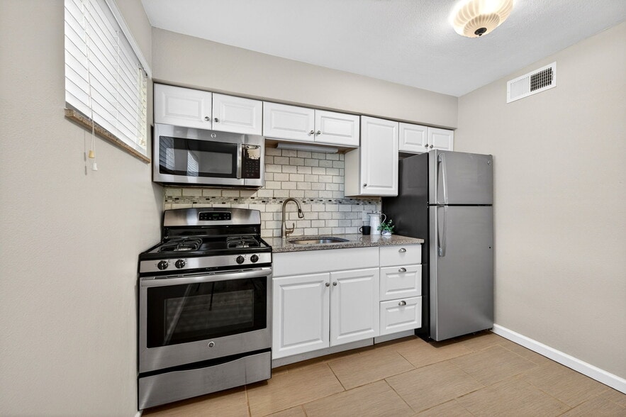 Building Photo - 514 Mariedale Dr