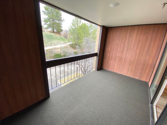 Building Photo - Completely Renovated Provo Condo Available...
