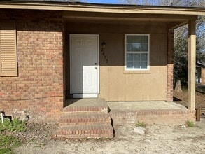 Building Photo - 2402 Knox Dr