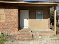 Building Photo - 2402 Knox Dr