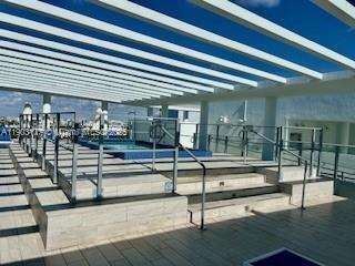 Building Photo - 1600 SW 1st Ave