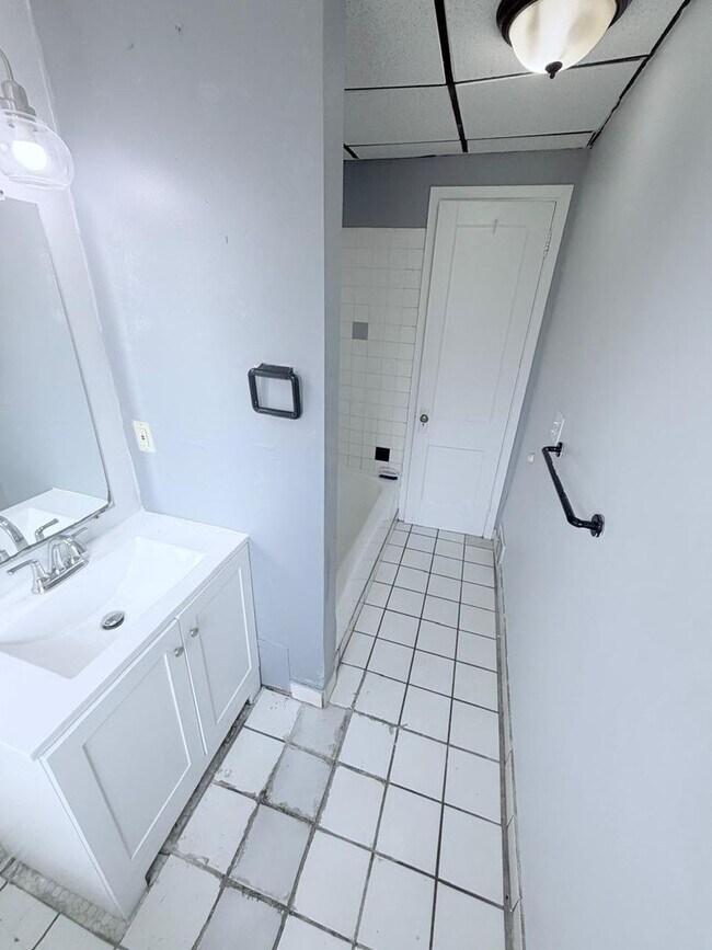 Building Photo - 3341 Desota Ave