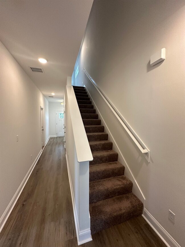 Building Photo - 5662 Native Oak Dr