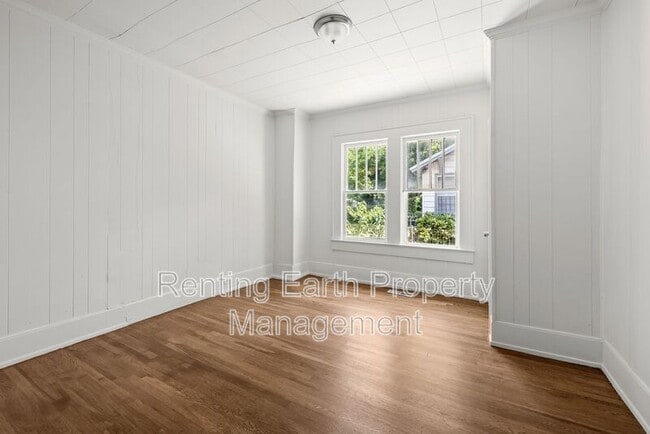 Building Photo - 1319 18th Way SW