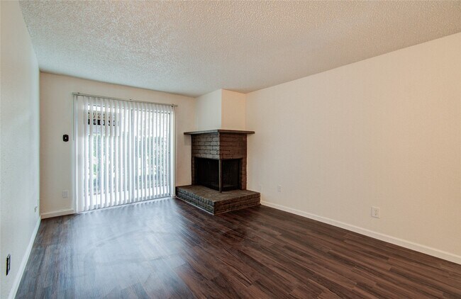 Building Photo - 2800 Jeanetta St