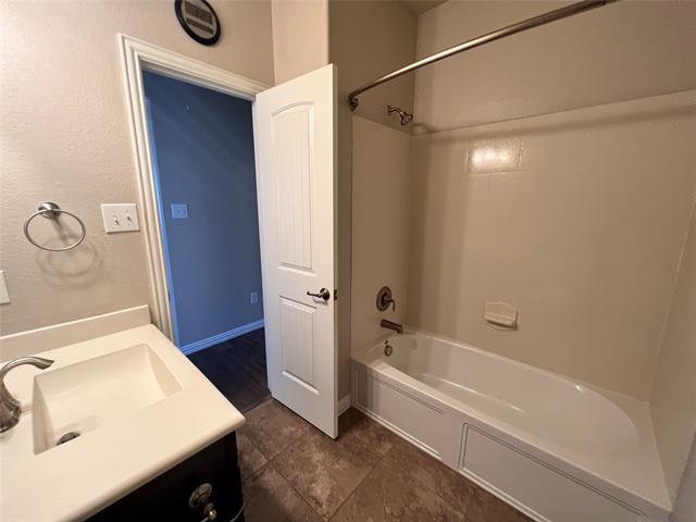Building Photo - 3525 Twin Pines Dr