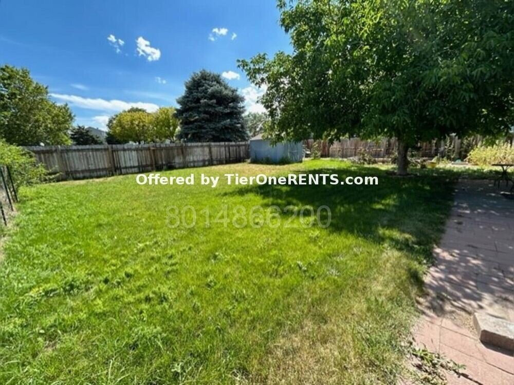 Building Photo - This property offers a NO DEPOSIT option available for qualified renters!