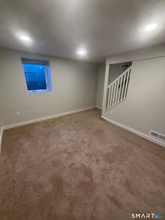 Building Photo - 38 Elmhurst Cir