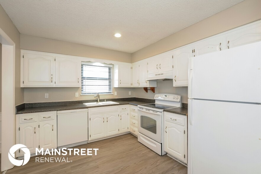 Building Photo - 15912 W 153rd St