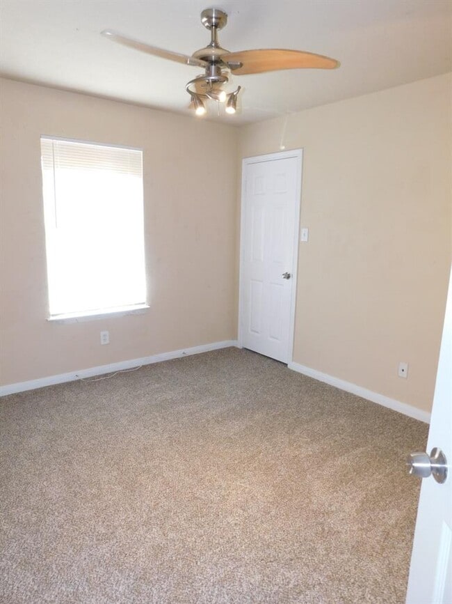 Building Photo - 4905 Lexington Meadow Ln