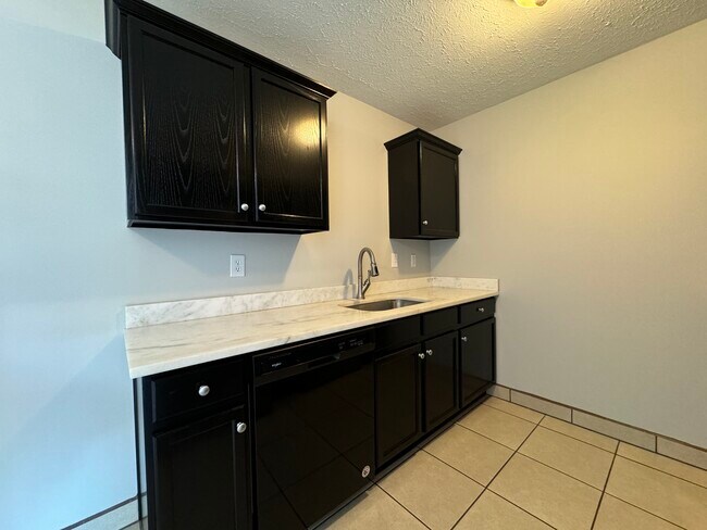 Building Photo - Woodfield