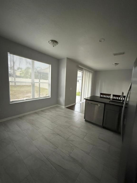 Building Photo - 14116 Entrada Dr