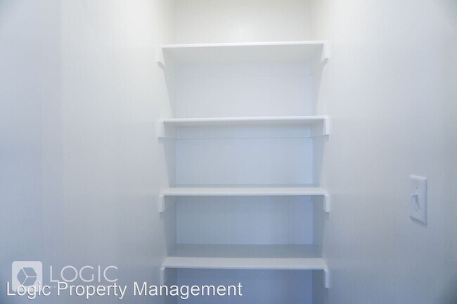 Building Photo - 3 br, 2.5 bath House - 5488 W Ace Court