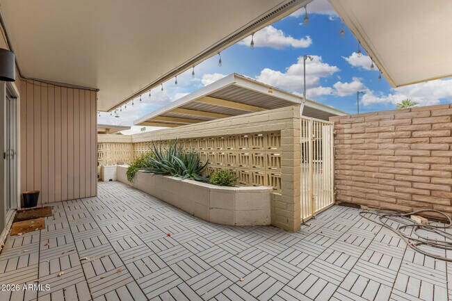 Building Photo - 3713 E Glenrosa Ave