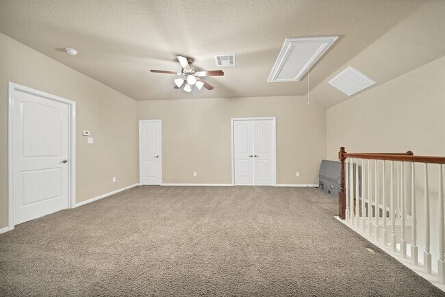 Building Photo - 107 Autumn Forest Ln