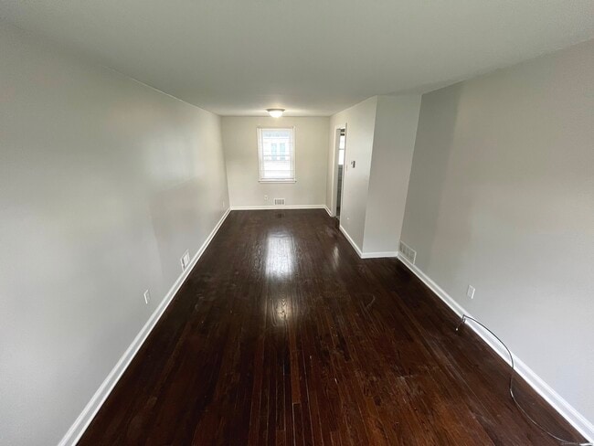 Building Photo - 112 Brookside Cir