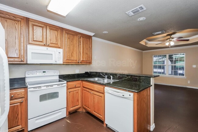 Building Photo - 740 Rocky Rdg