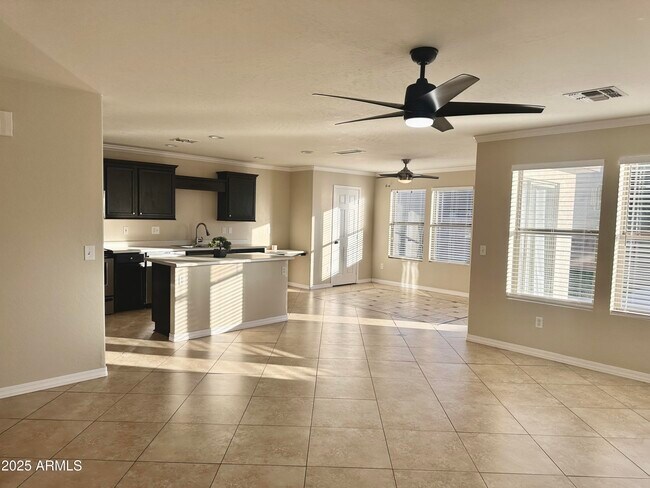 Building Photo - 3435 E Longhorn Dr