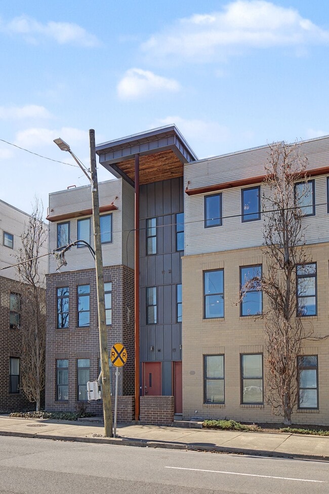 Building Photo - 1225 4th Ave S