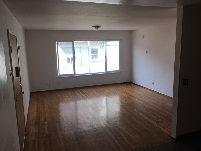 Building Photo - 1730 Stuart St