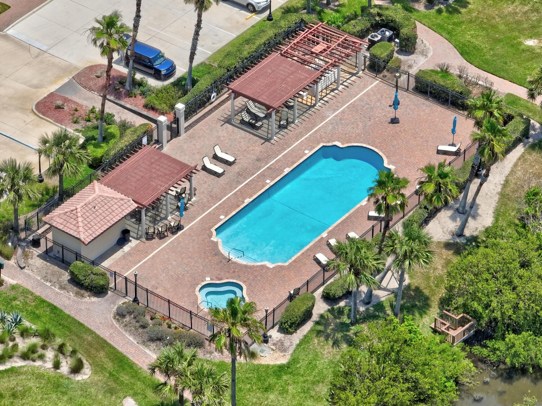Building Photo - 2450 N Ocean Shore Blvd