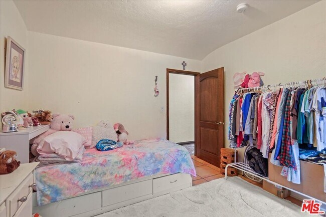 Building Photo - 6119 Del Valle Dr