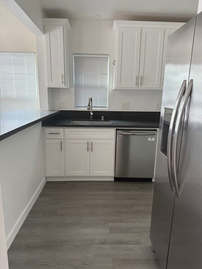 Building Photo - 15th Street