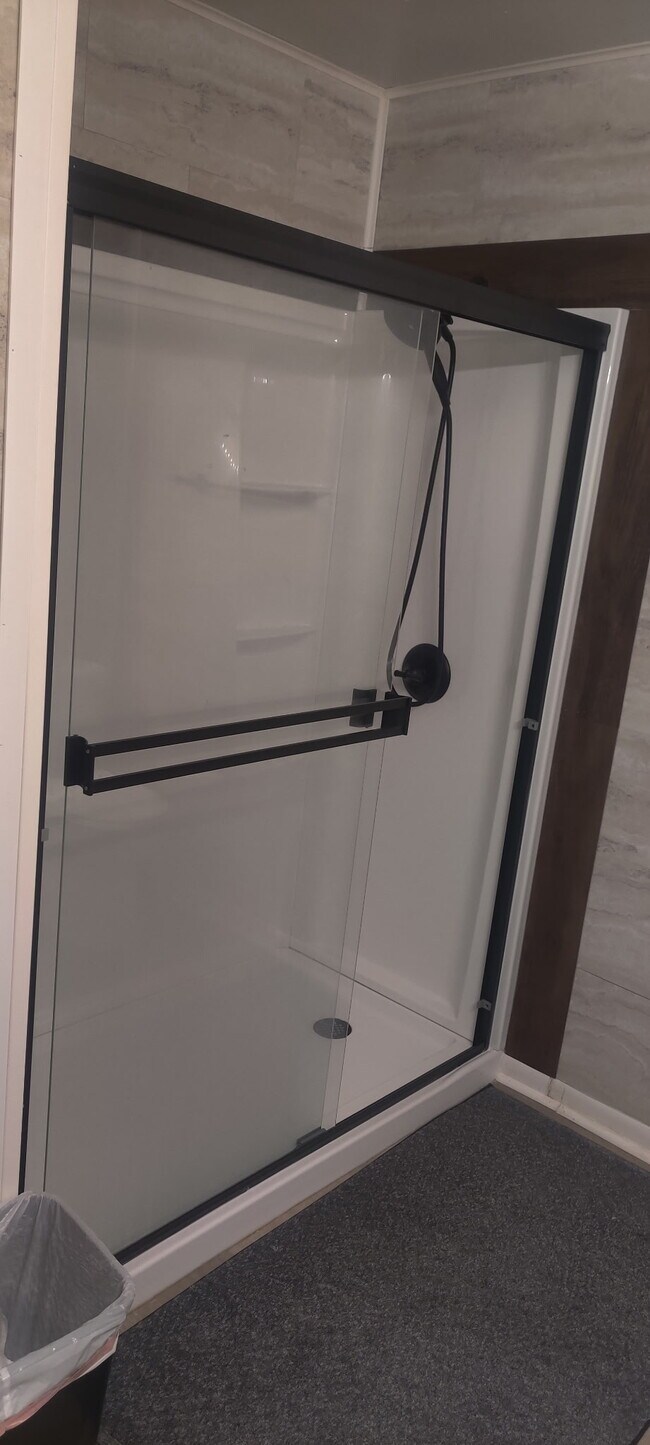 Building Photo - 6373 Ivanhoe Ln