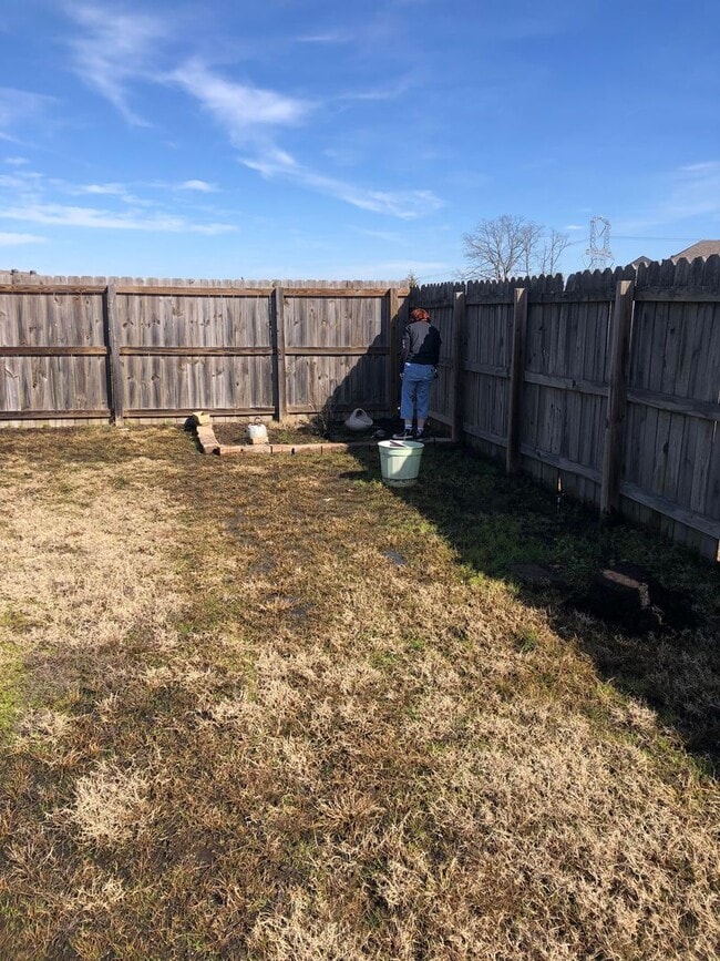 Building Photo - 957 Augusta St