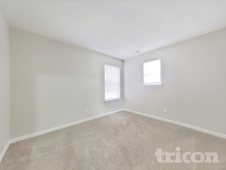 Building Photo - 594 Sun Ridge Blvd