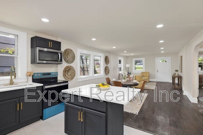 Building Photo - 4345 2nd Ave S