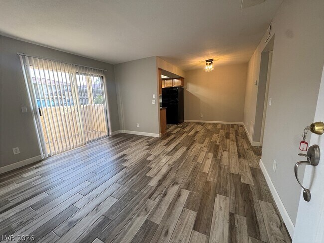 Building Photo - 7200 W Pirates Cove Rd