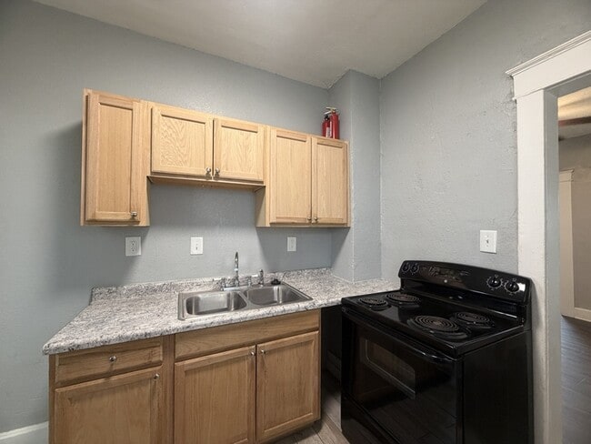 Building Photo - 2512 N 12 St