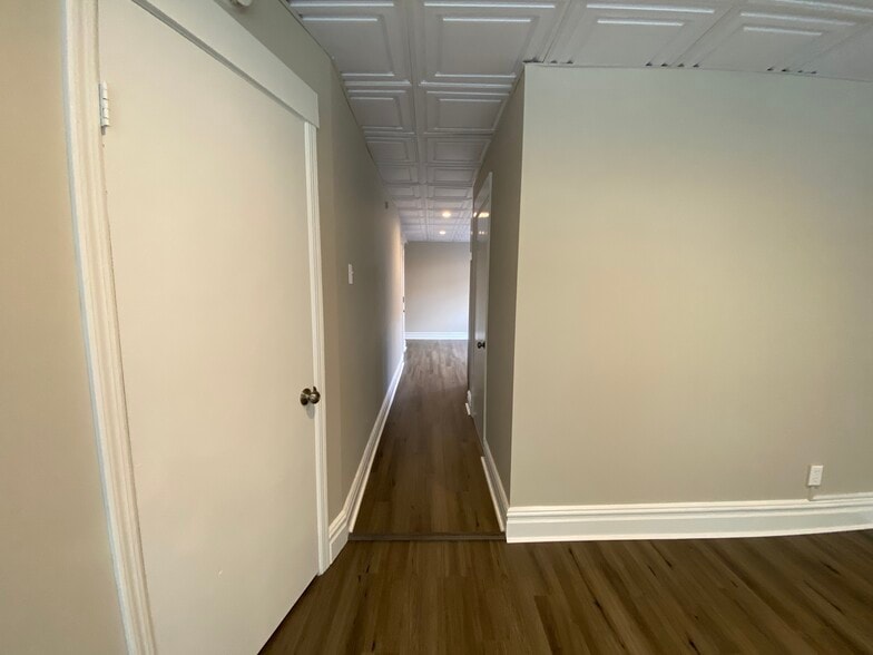 Front Hallway - 176 Glenwood Ave