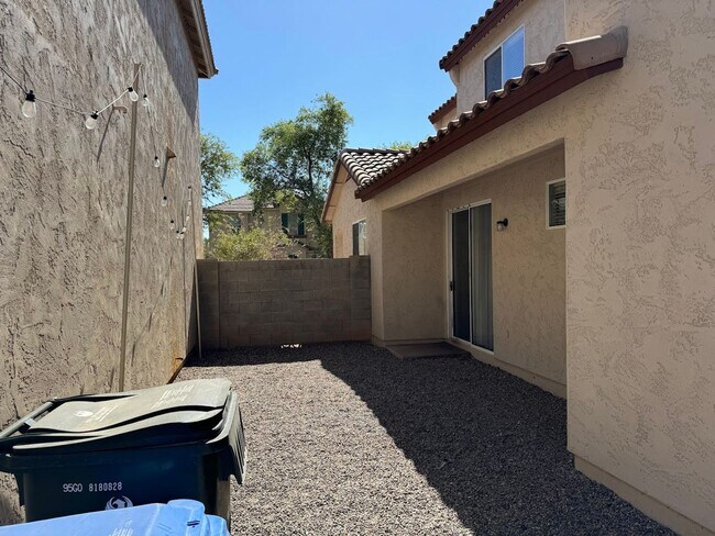 Building Photo - Beautiful Home for Rent in Tolleson!
