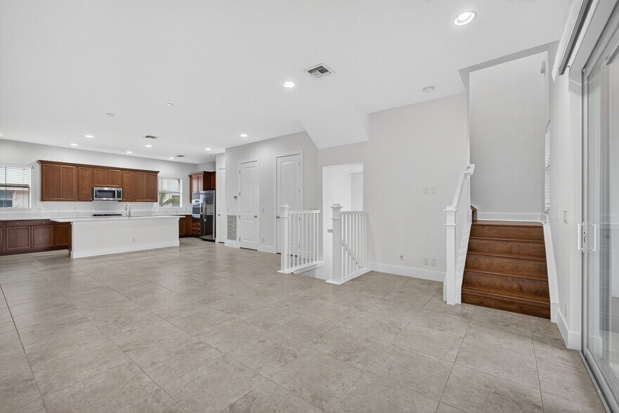 Building Photo - 7089 Edison Pl