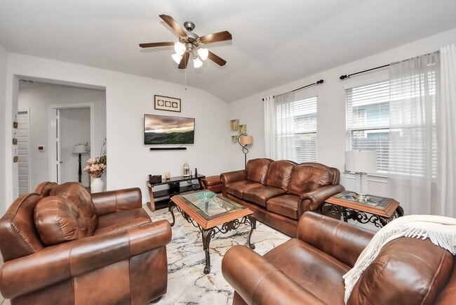 Building Photo - 8806 Chapada Highlands Dr