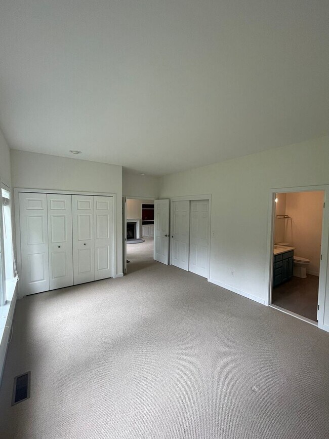 Building Photo - 2 Bed, 2 Bath Serene Waterfront Port Ludlow Condo For Rent!