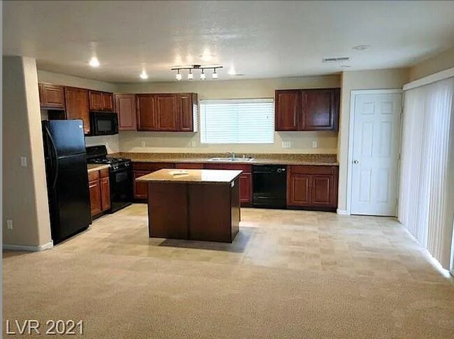Building Photo - Spacious and Open Floor Plan. 3 Bedroom 2.5 Bath Homes In the Silverado Ranch Area