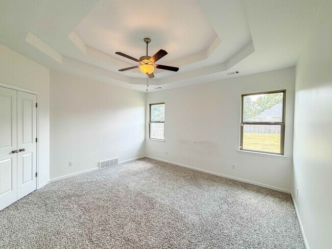 Building Photo - 6839 Hare Hill Dr