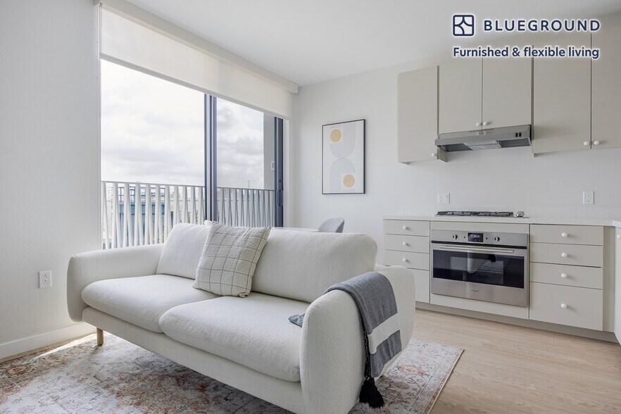 Building Photo - 200 Mesnager St