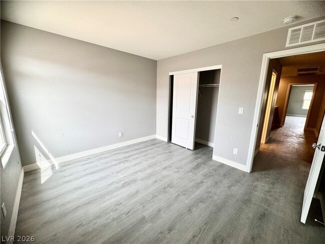 Building Photo - 2848 Alenga St