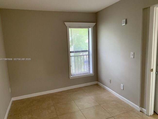 Building Photo - 3932 NW 87th Ave