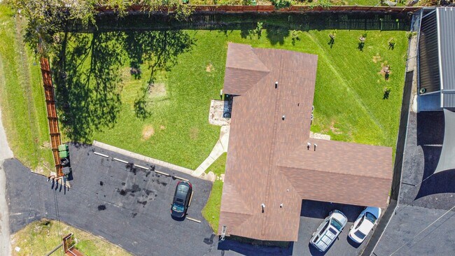 Building Photo - 1266 Dove St