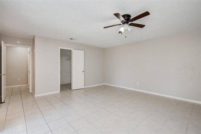 Building Photo - 25534 Pepper Ridge Ln