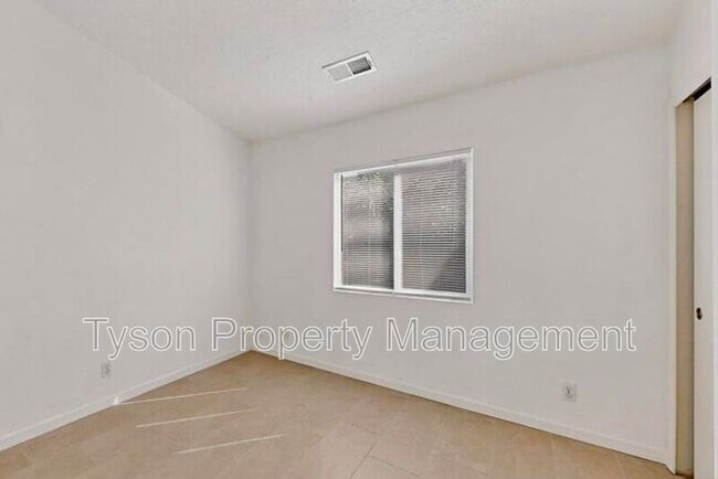 Building Photo - 4740 Jessica Dr NE