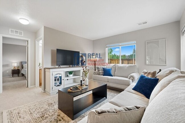 Building Photo - 2175 Coach House Loop